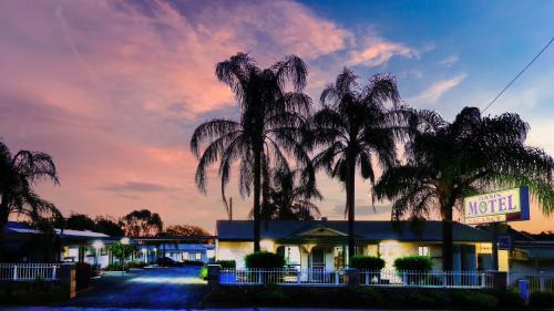 Peak Hill Hotel | Oasis Motel