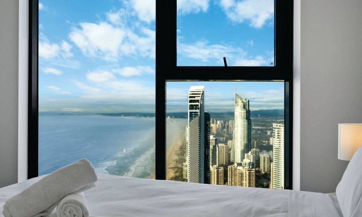 Surfers Paradise Apartment | Ocean and City View | 3BR Beachside Escape Floor 62