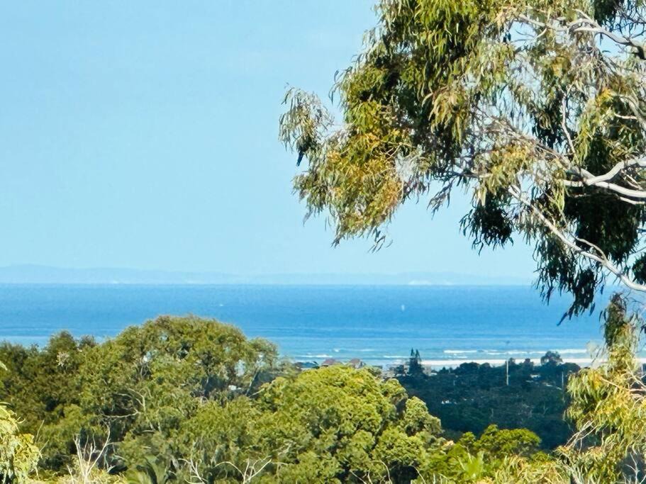 Little Mountain House | Ocean View 3 bedroom entire house central of Caloundra