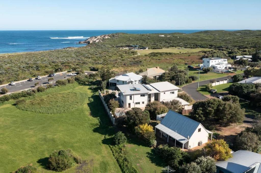 Prevelly House | Ocean View - Seaside Getaway Near Surfers Point