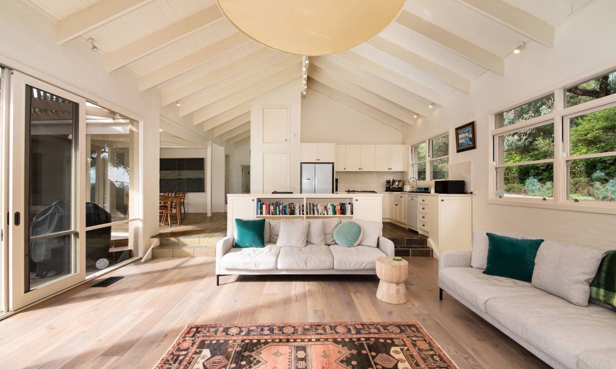 Red Hill House | Ocean Views amongst the Tree Tops in Red Hill