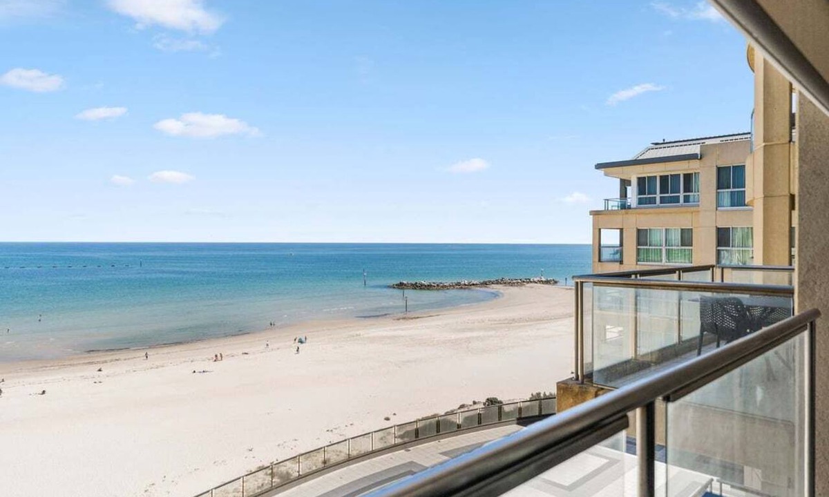 Glenelg Resort | Oceanside Studio at the Pier
