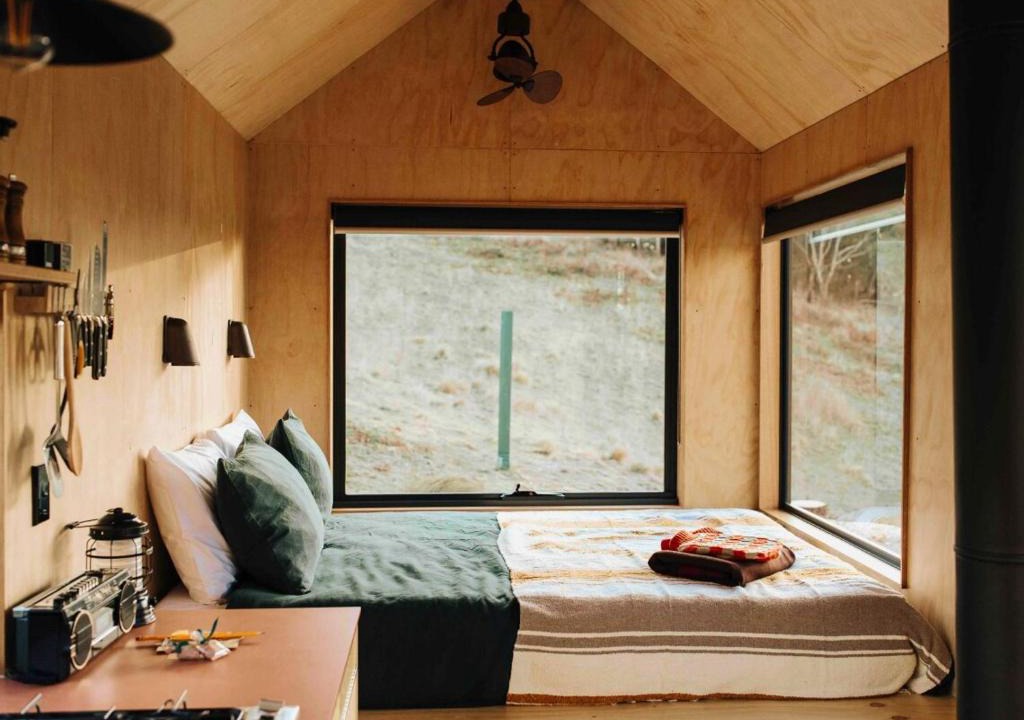 Oberon Council House | Off-Grid Cabin Surrounded by Nature - Emillie