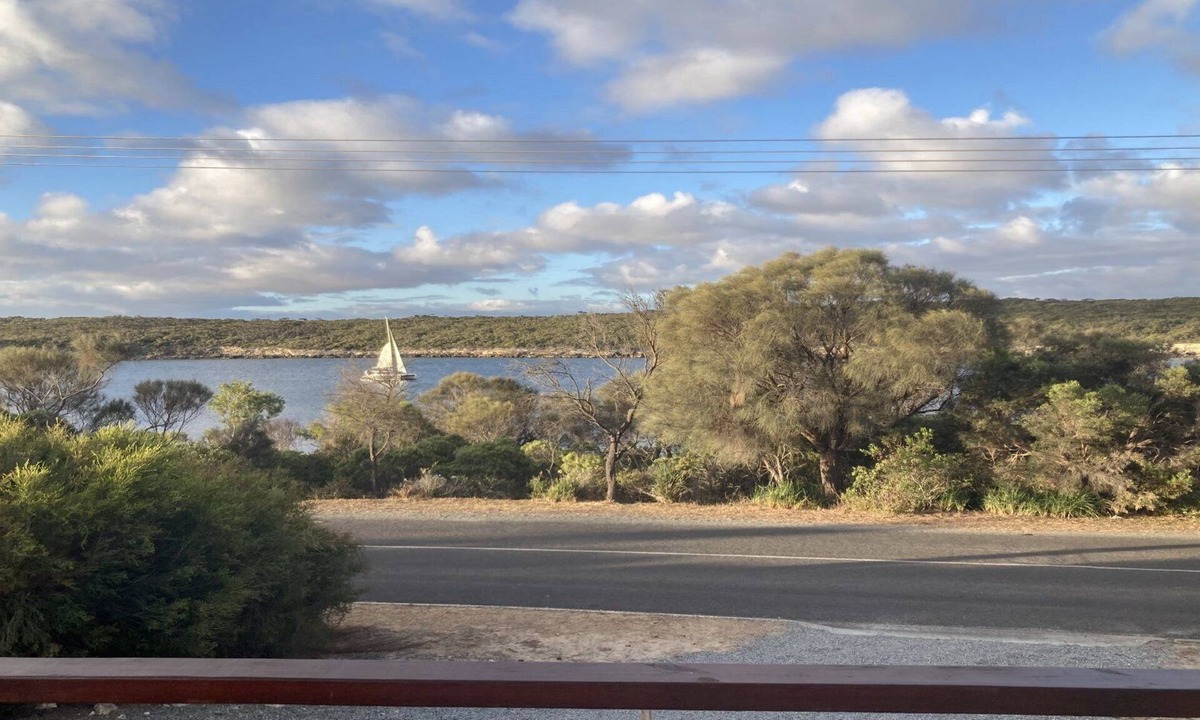Lake Wangary House | Off The Net - Esplanade property with views of the channel