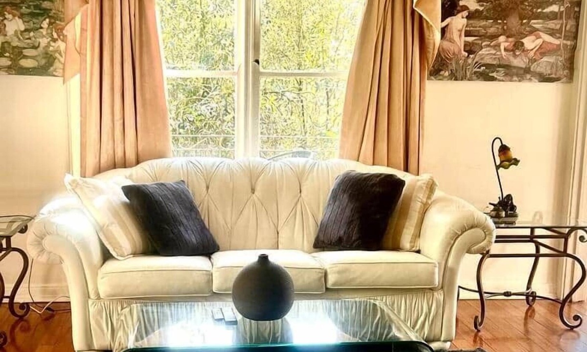 Kalorama House | Old World elegance Views & Wood Fire