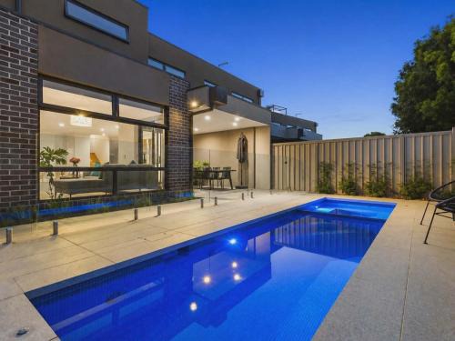 Frankston South House | Olivers Hill Spa and Retreat
