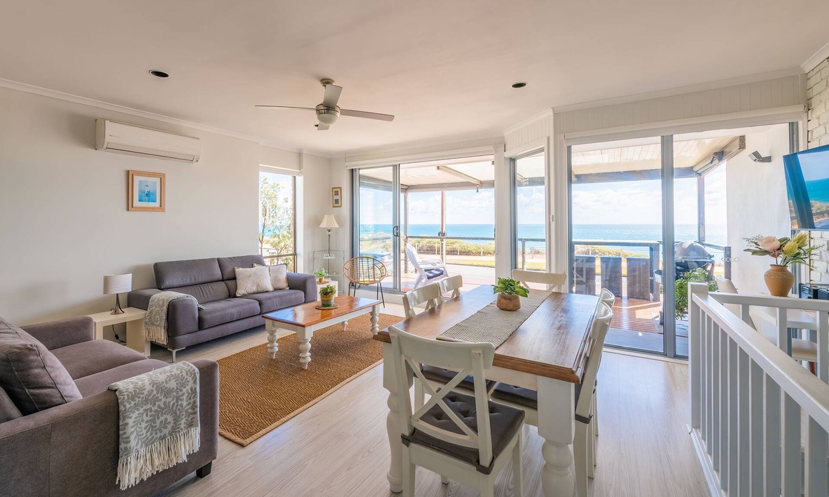 Port Willunga House | On the Esplanade, Beach, Views, sunsets and a short walk to the beach!