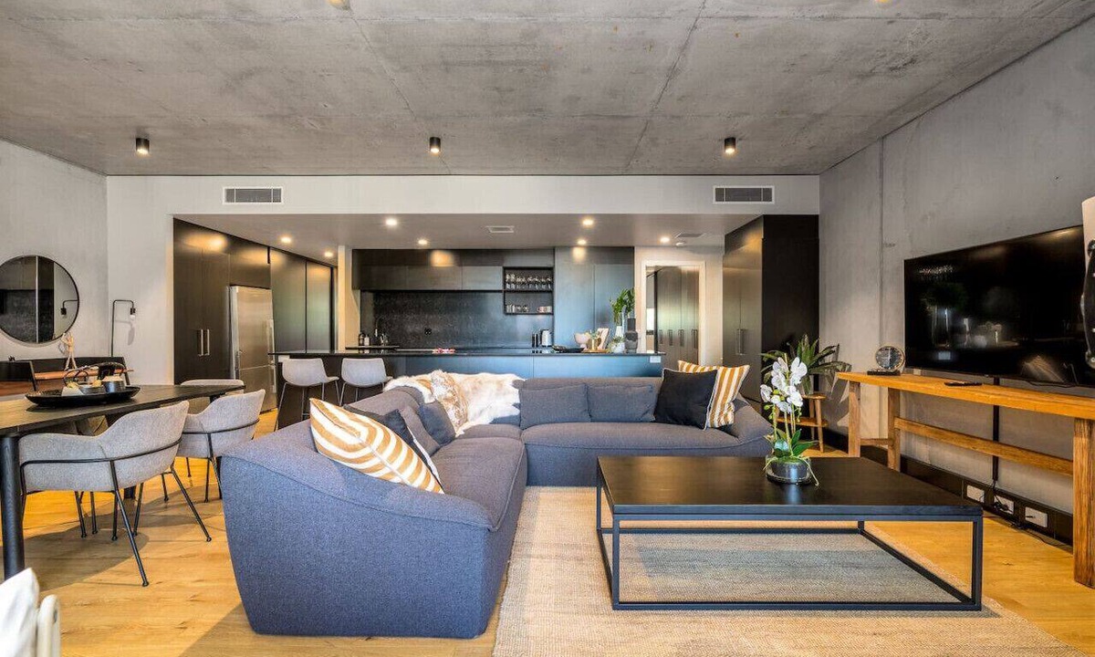 Kingston Apartment | Onyx Apt · Onsite EV Charger · 5mins to Foreshore