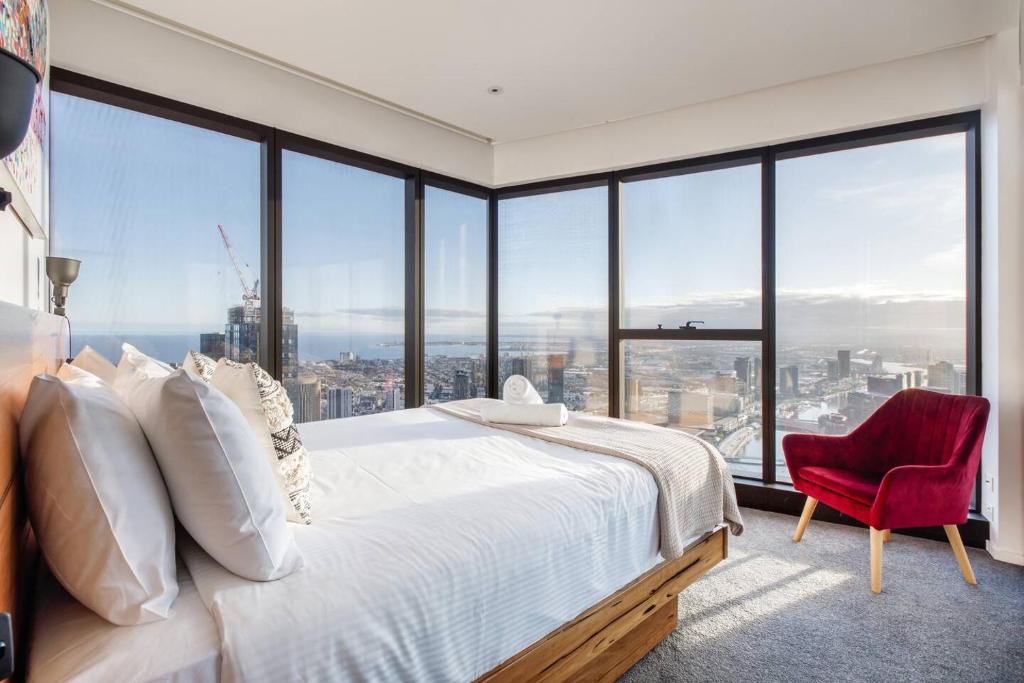 Southbank Apartment | Oriana - Refined Skyline Retreat by Yarra River