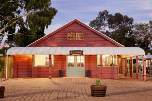 Yulara Cabin | Outback Lodge