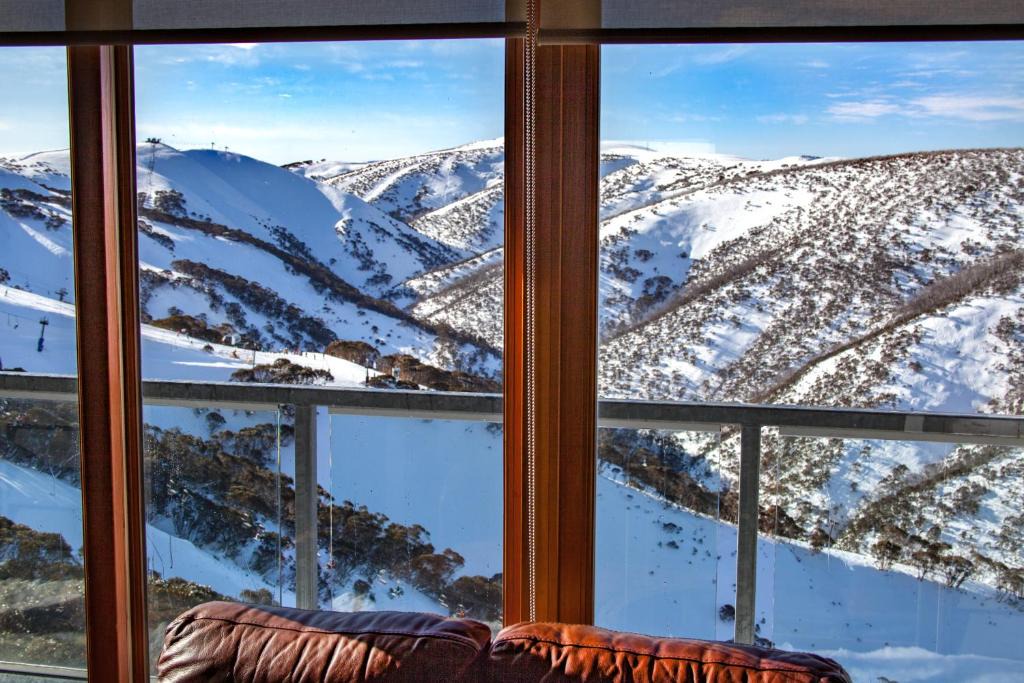 Hotham Heights Apartment | Outside Edge