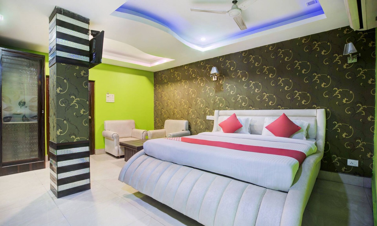 Dhanbad Hotel | OYO 5968 The Silver International