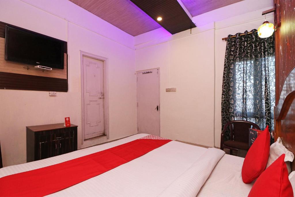 Walajapet Hotel | OYO Flagship 72372 Hotel Krish