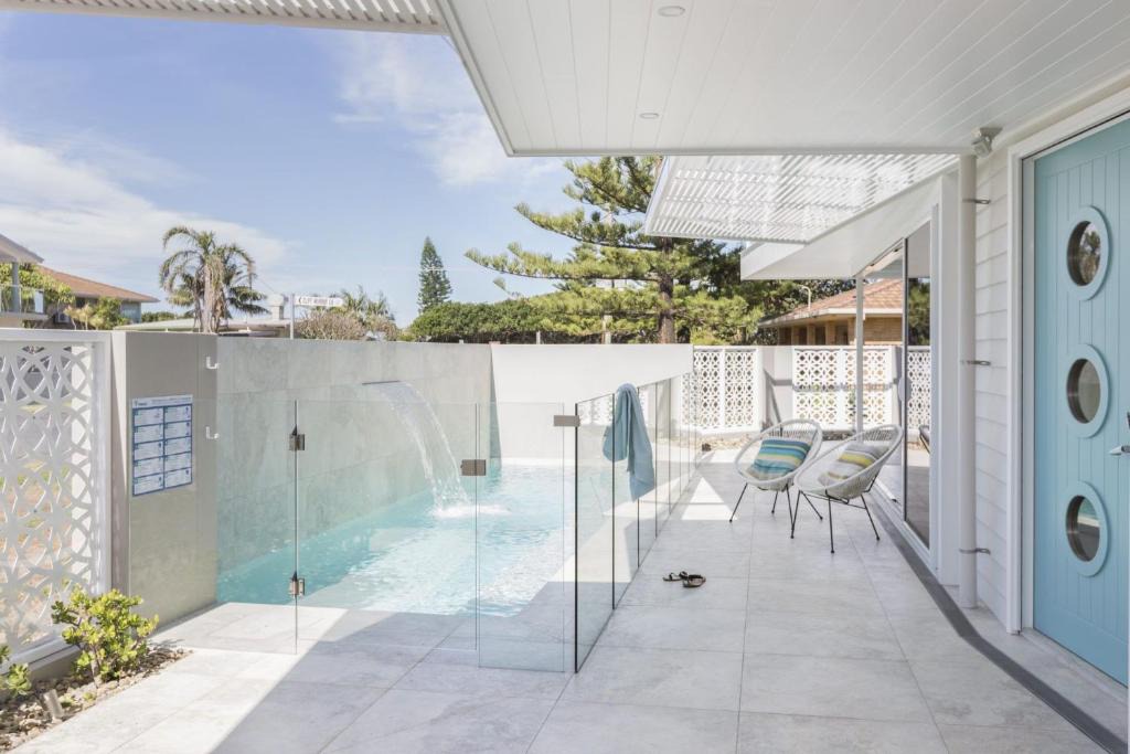 North Creek House | Paddle on Seven Mile