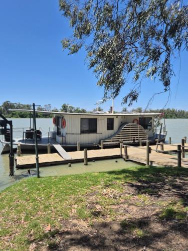 Mannum Boat Rental | Paddle Wheeler Lilian