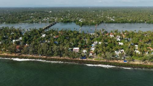 Kuzhuppilly Resort | Palm Beach View Resort Cherai
