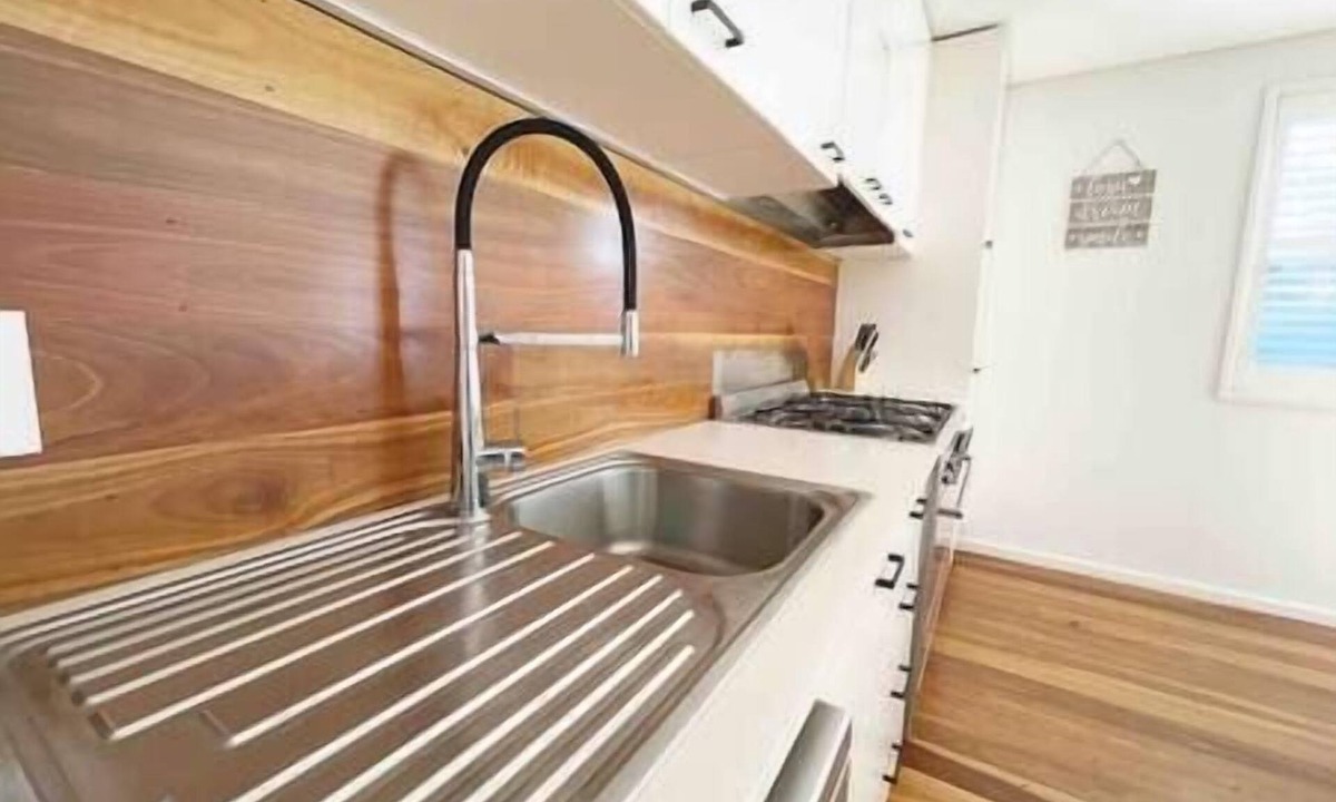 Towradgi Apartment | Palm Rest | 2BR Beachside Escape On Towradgi Beach