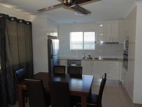 Rainbow Beach House | Palmgrove 2 Rainbow Beach