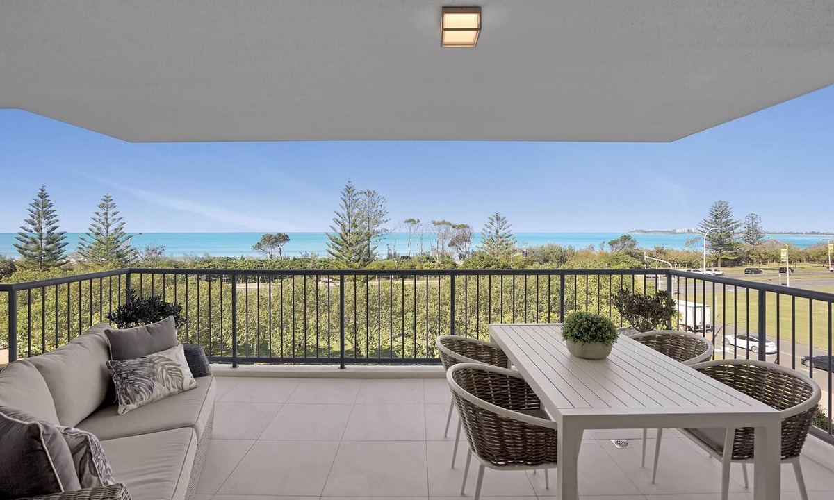 Alexandra Headland Apartment | Panoramic Ocean View - 4th Floor Designer 2BR 2BTH