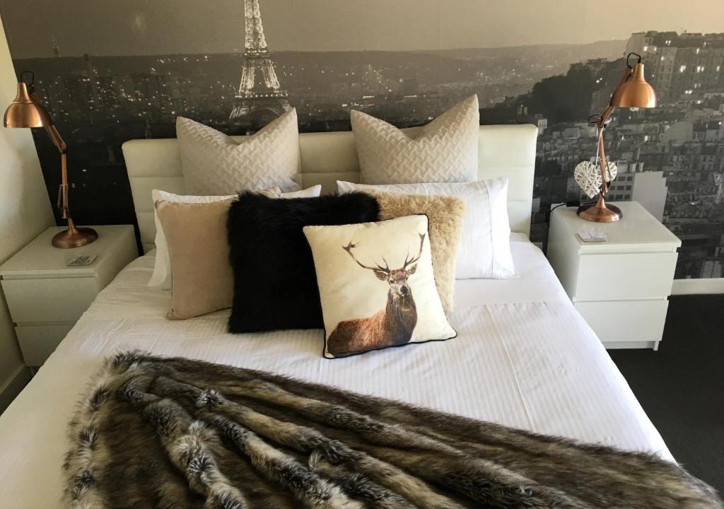 Lorne Apartment | Paris Lorne