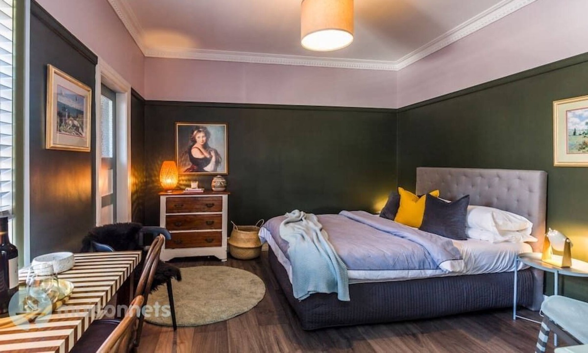 Surry Hills Apartment | Parisian Style Studio Apt With Separate Kitchen