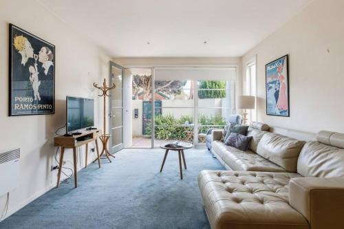 Richmond Apartment | Patio Charm in Buzzing Richmond with Parking