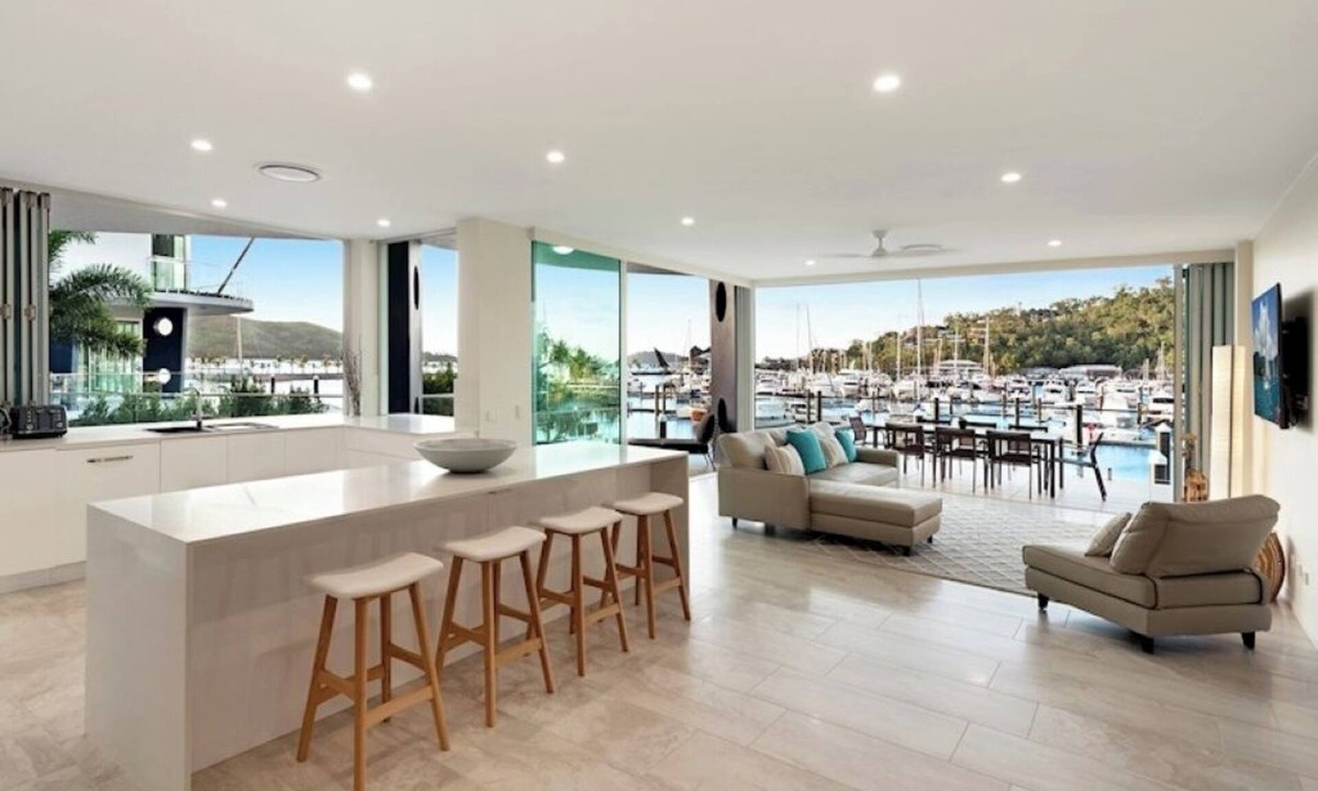 Hamilton Island Apartment | Pavillions 4