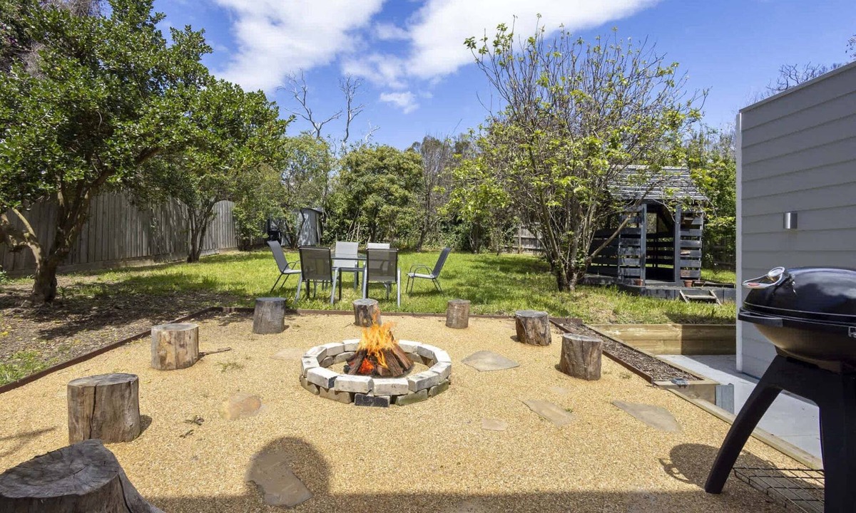 McCrae Apartment | Peaceful 2-Bed Apartment in Coastal McCrae