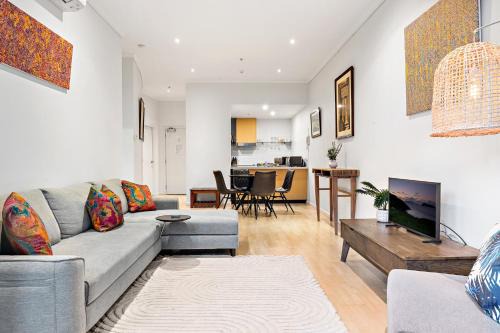 West Melbourne Apartment | Peaceful 2-Bed Apartment with Gym & Pool