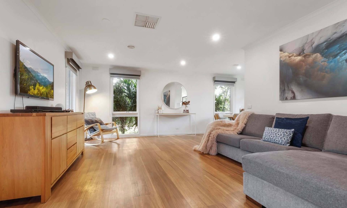 Somerville House | Peaceful 3 Bedroom Home in Somerville