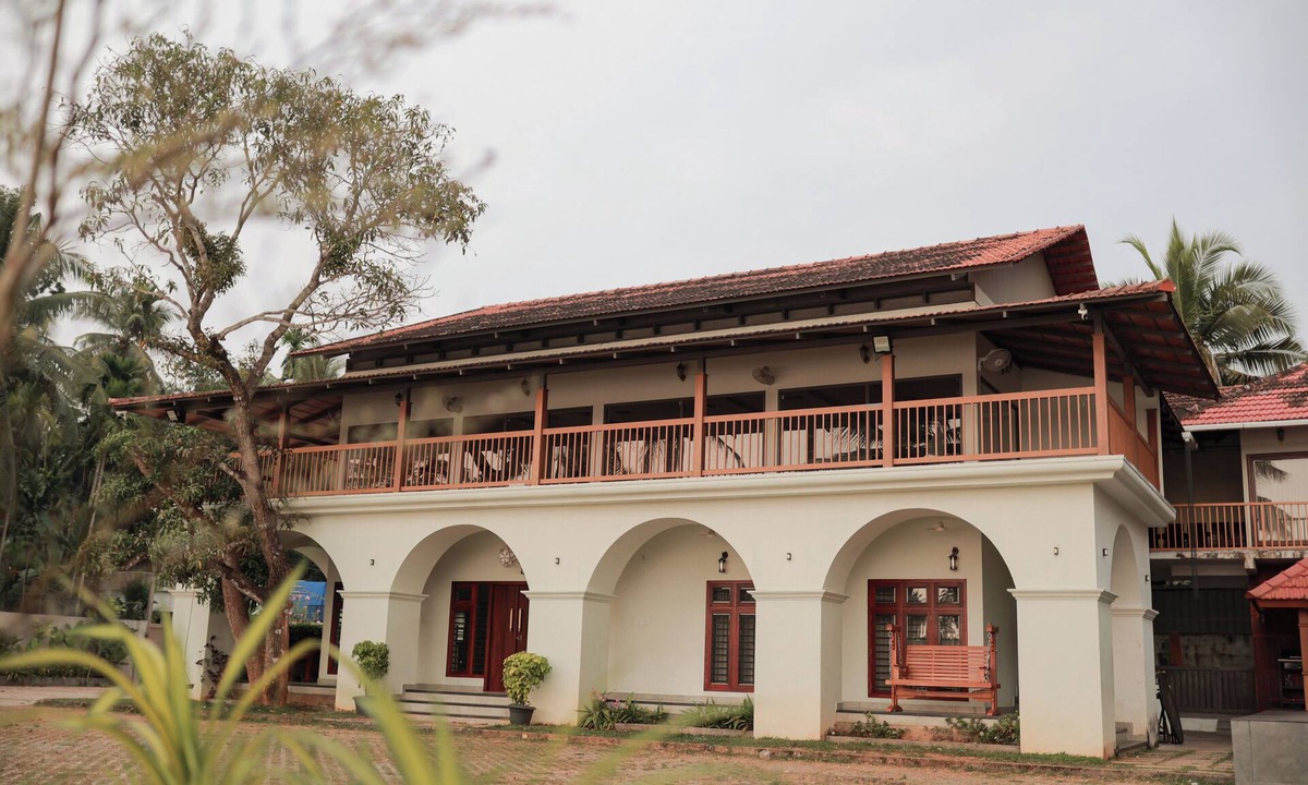 Kozhikode House | Peaceful Lakeside Retreat – Private 2 Bedroom Pool Villa