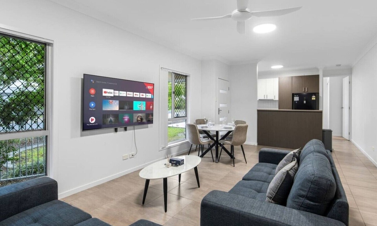 Mount Warren Park House | Peaceful Retreat Near Shops & Cafés|Secure Parking