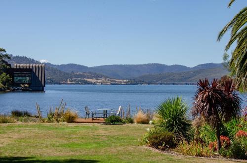 Berriedale House | Pelican Place - absolute waterfront overlooking MoNA