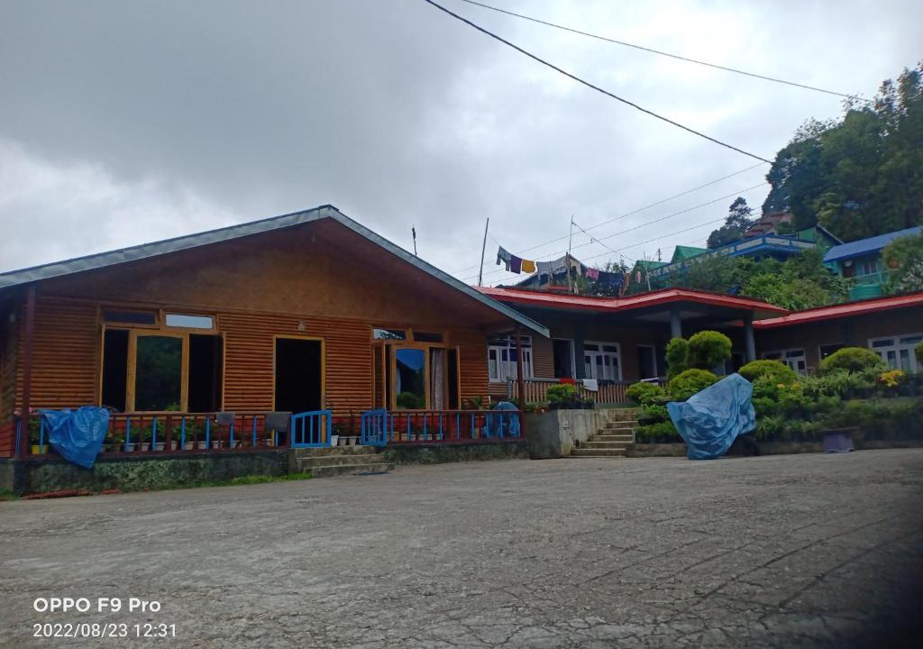 Rishop House | Peon Tar Home stay & Twin Inn restaurant