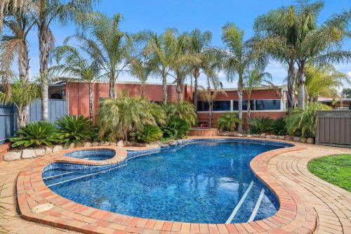 Shepparton South Hotel | Peppermill Inn Motel
