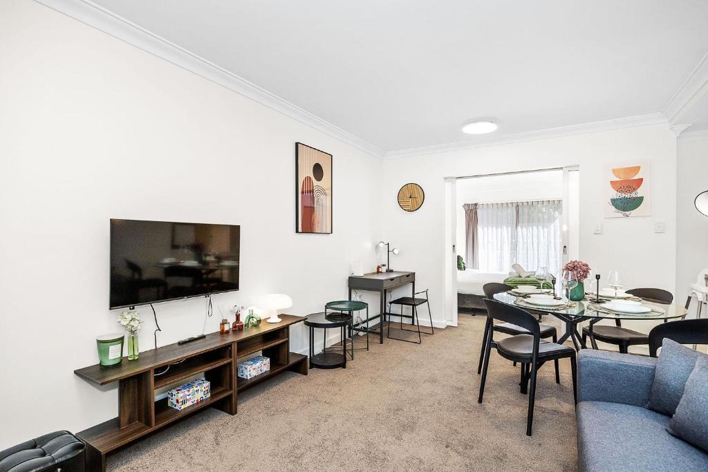 Perth Central Business District Apartment | Perth City Gateway 1BRStylish Apt Walkable to CBD