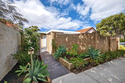 Cottesloe House | PERTH7 - The Courtyard Nook