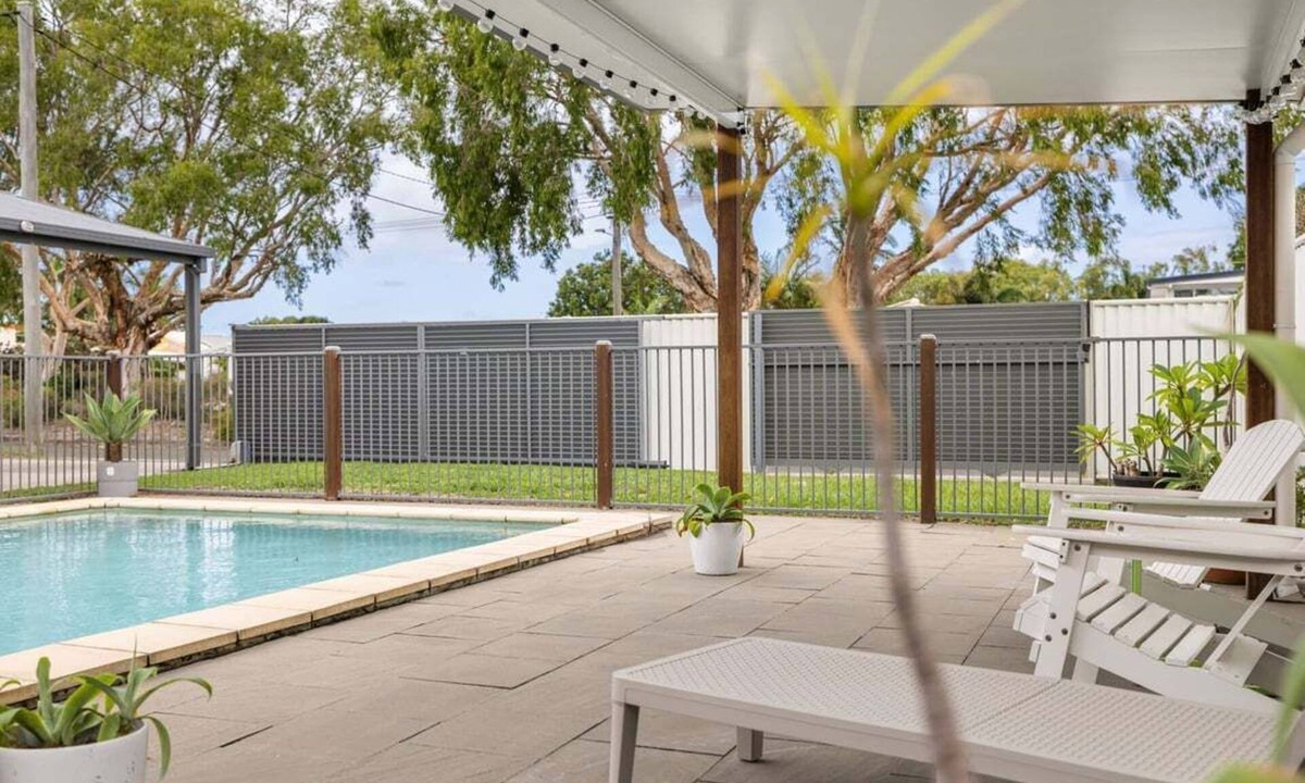 Woorim House | Pet Friendly Beachside Hideaway - Lazy on Lowry