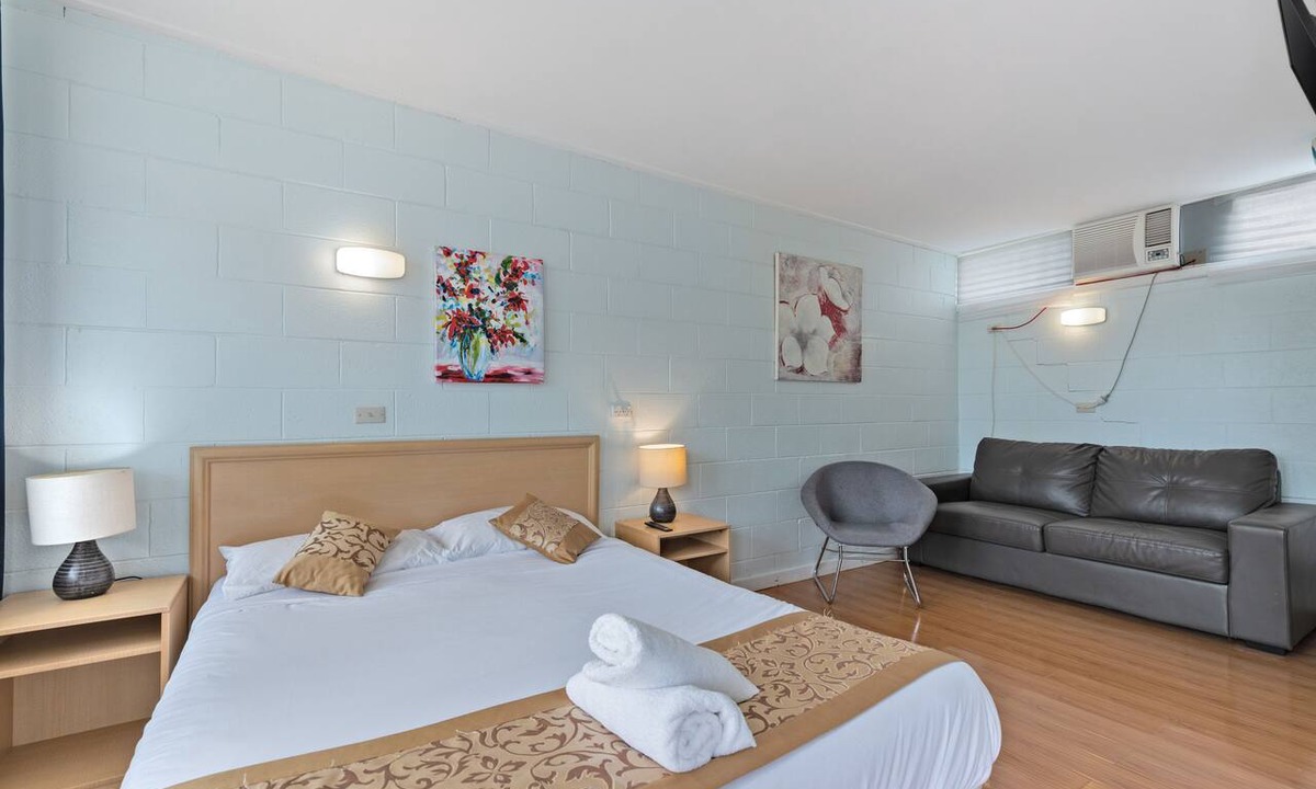 Strathmerton Hostel | Pet friendly - Cozy Country Motel Room near Murray