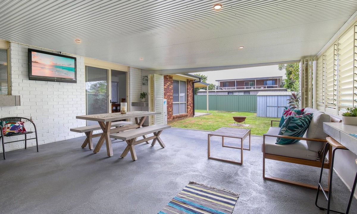 Tomakin House | Pet-Friendly Spacious Home by the Beach