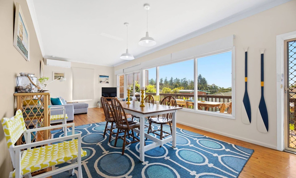 Tuross Head House | Pet Friendly + Walk to Beach - Surf Cottage @ Tuross Head