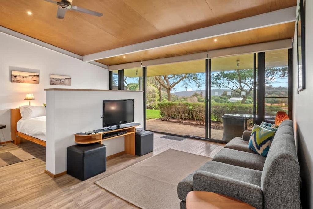 Yallingup House | Petra Olive 3