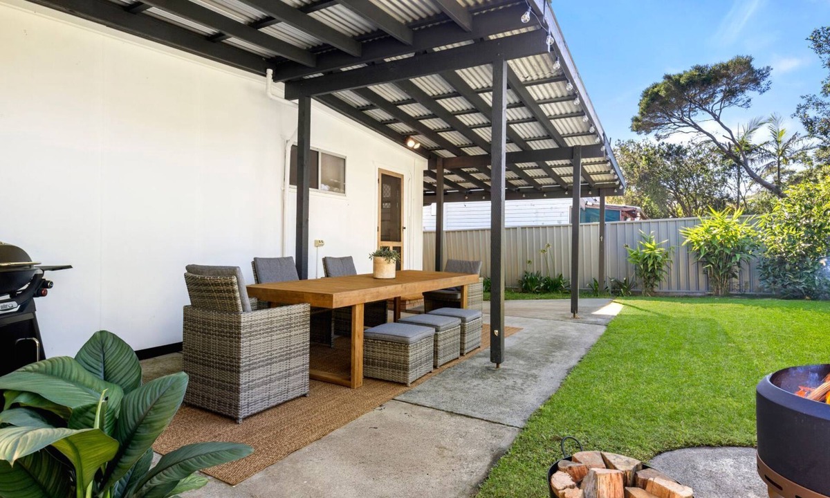 Callala Beach Cottage | Piccolo Cottage - Firepit - 4 Mins Walk to Beach