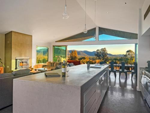 Broke House | Pindara