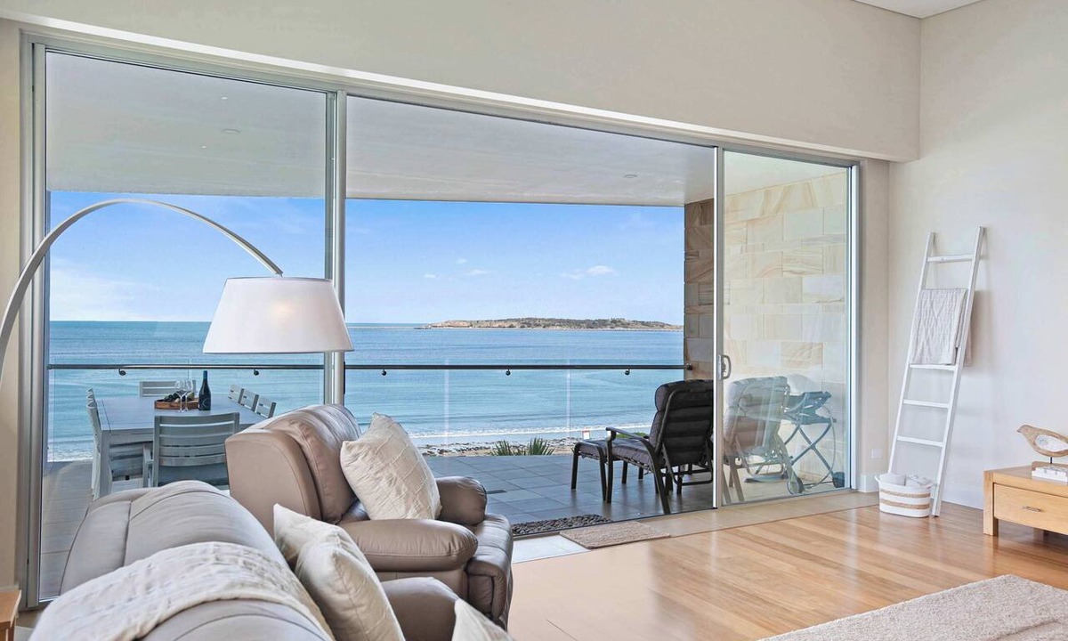 McCracken House | Platform 39, Beachfront & Victor Harbor Views