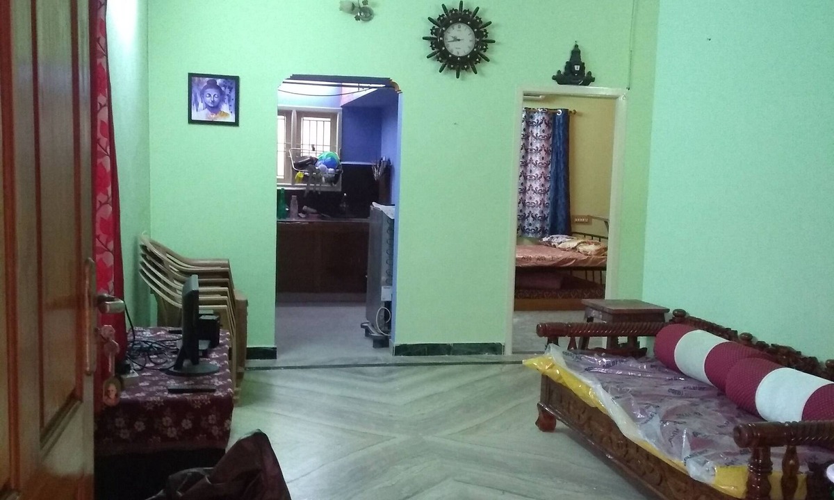 Chennai Apartment | Pleasant & Spacious 1BHK. 25 mins from Airport/AC/TV/Kitchen