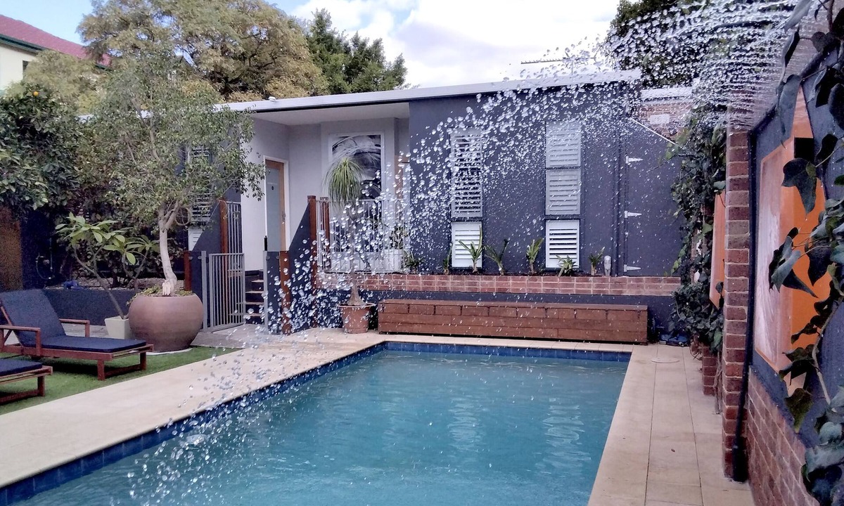 Highgate Apartment | Poolside Suite - Haven on the Park