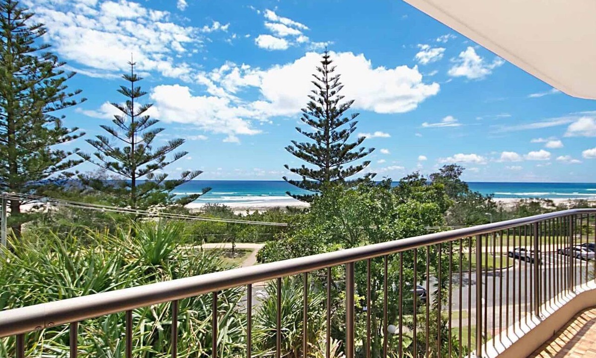 Bilinga Apartment | Porta Pacifique 10 - Beachfront Bilinga With Stunning Views!