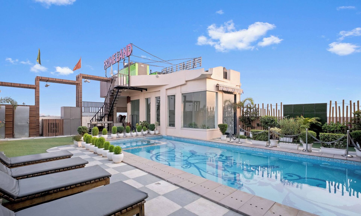 Varanasi Hotel | Primeland Hotel