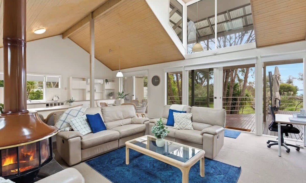 Silverleaves House | Private Access to Beach, Oceanview with Home Gym